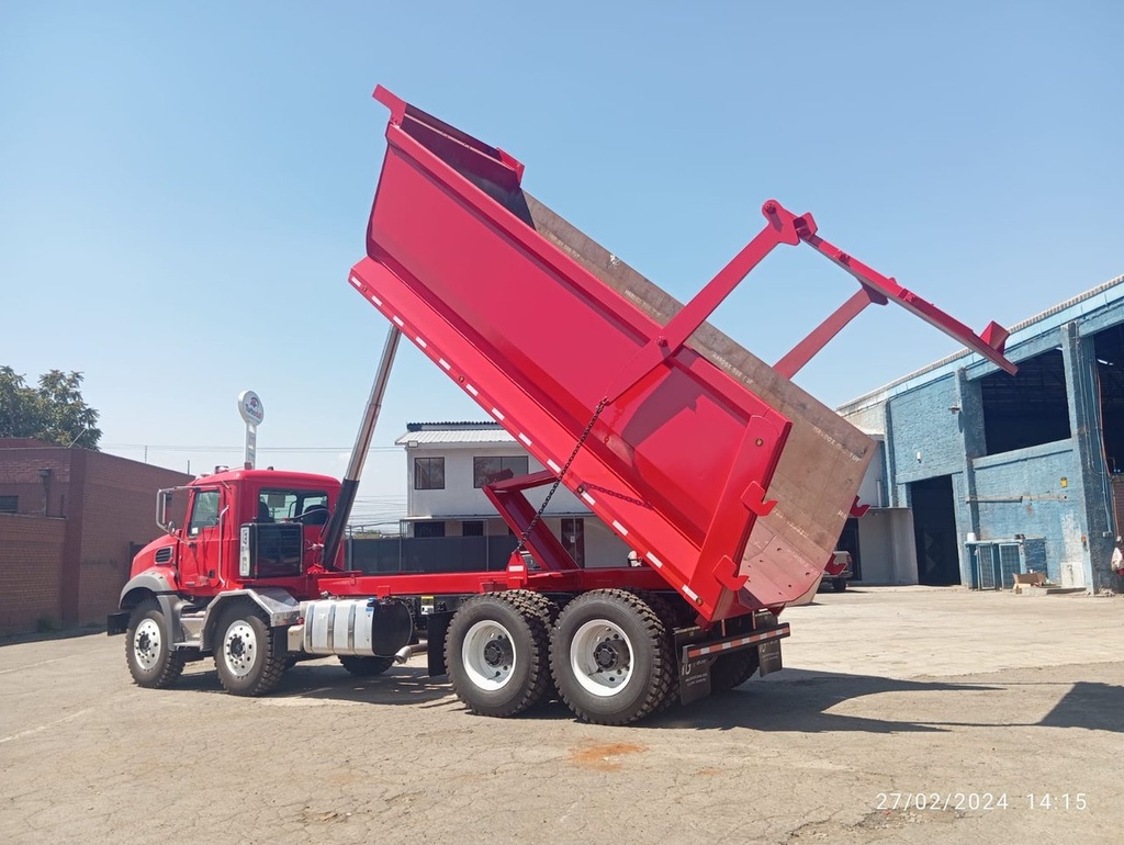 [PF-VOL-OTR-VOLCO24MT3CTIJERAYAPERTU-00210] VOLCO 24 MT³ C/ TIJERA Y APERTURA — HIDRAULICA O DE CADENA