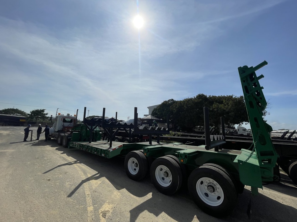 [PF-VOL-OTR-FSTCB3E40TD-00193] SEMIRREMOLQUE TIPO CAMA BAJA 13.5 MT 3 EJES PARA 12 LLANTAS CAP 40 TON