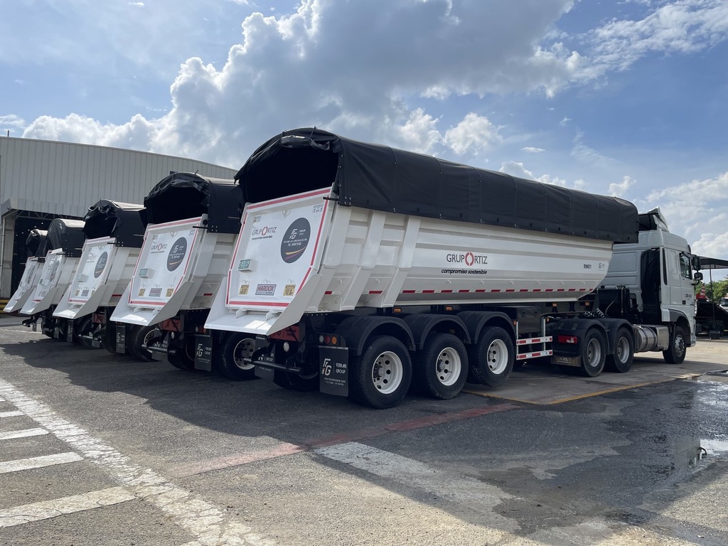 [PF-VOL-OTR-FSTV3E28M-00197] SEMIRREMOLQUE 3 EJES PARA 12 LLANTAS TIPO VOLCO 28 M3
