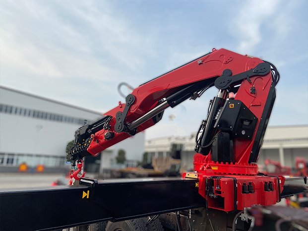GRÚA FERRARI FC1080.8 — HIDRÁULICA-ELÉCTRICA CON LIMITADOR DE CARGA Y CONTROL